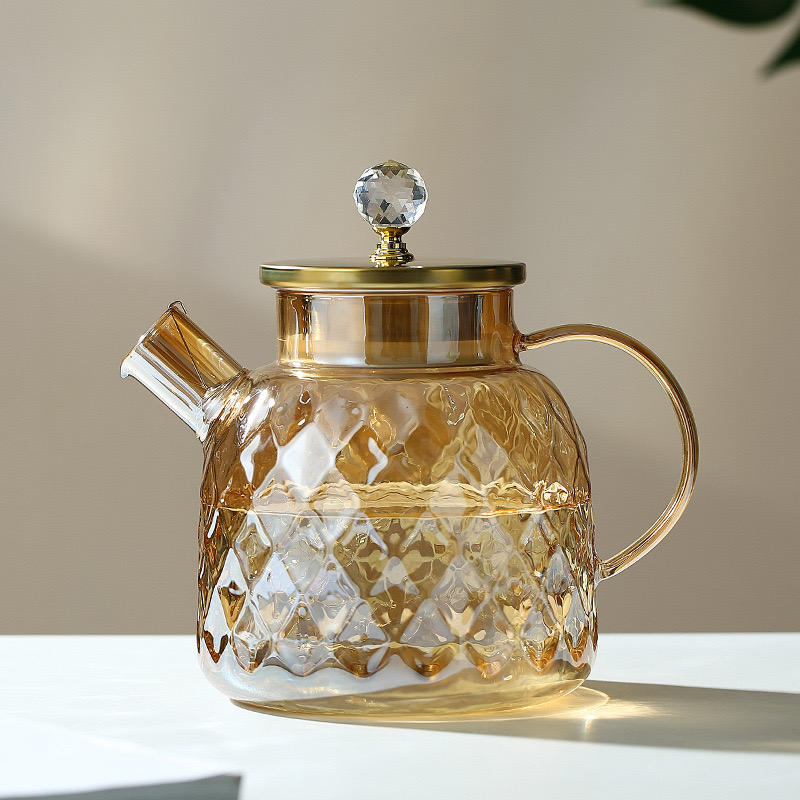 Luxury glass water jug with lid