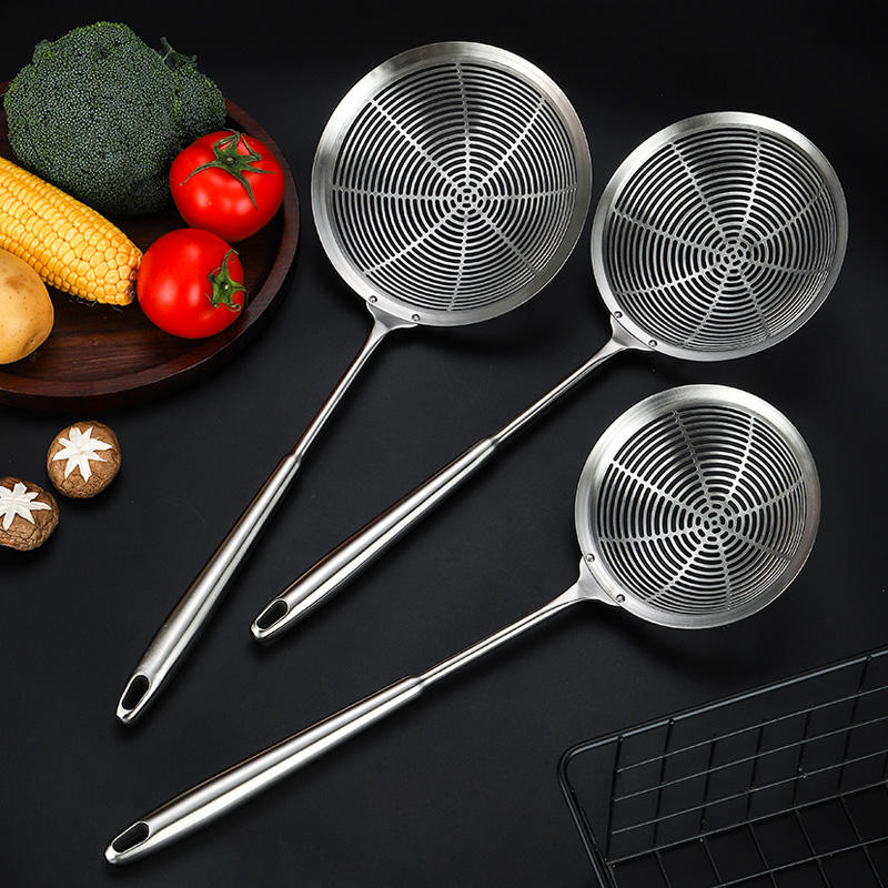 Stainless steel ladle for frying food